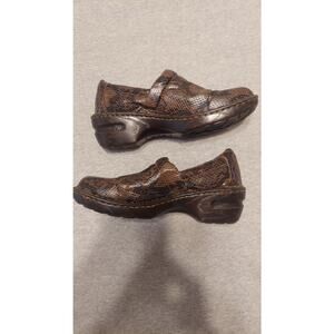 B.O.C Women Snake Print Clogs Shoes Sz 9